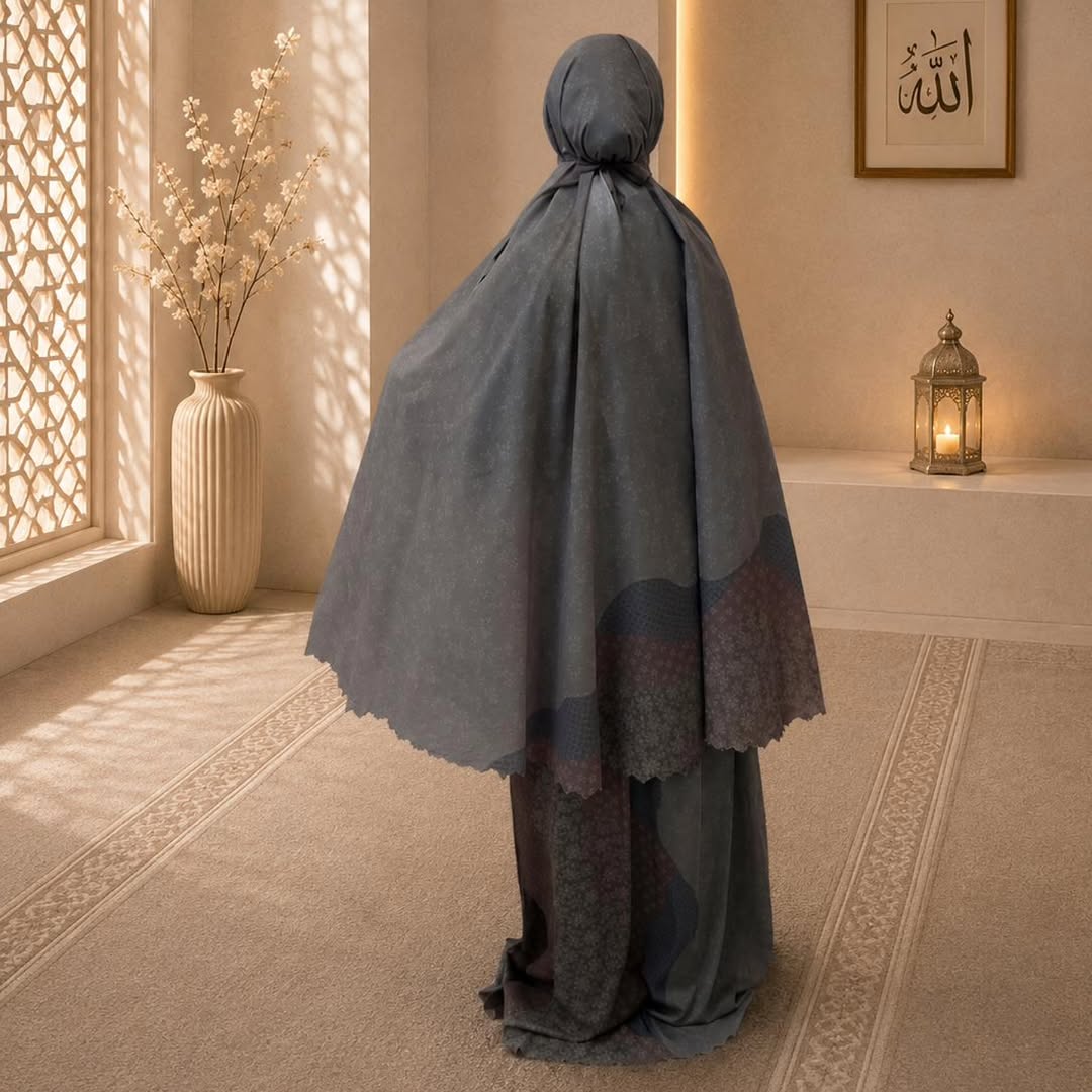 Woman wearing the navy pocket prayer dress, full-coverage two-piece set — Maison Haya